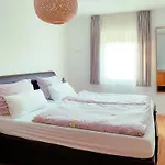 Gaestehaus Juhl - Ruhige Zimmer, Und فندق Rangendingen