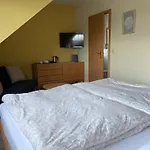 Gaestehaus Juhl - Ruhige Zimmer, Und فندق Rangendingen
