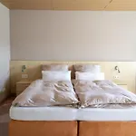 Gaestehaus Juhl - Ruhige Zimmer, Und فندق Rangendingen